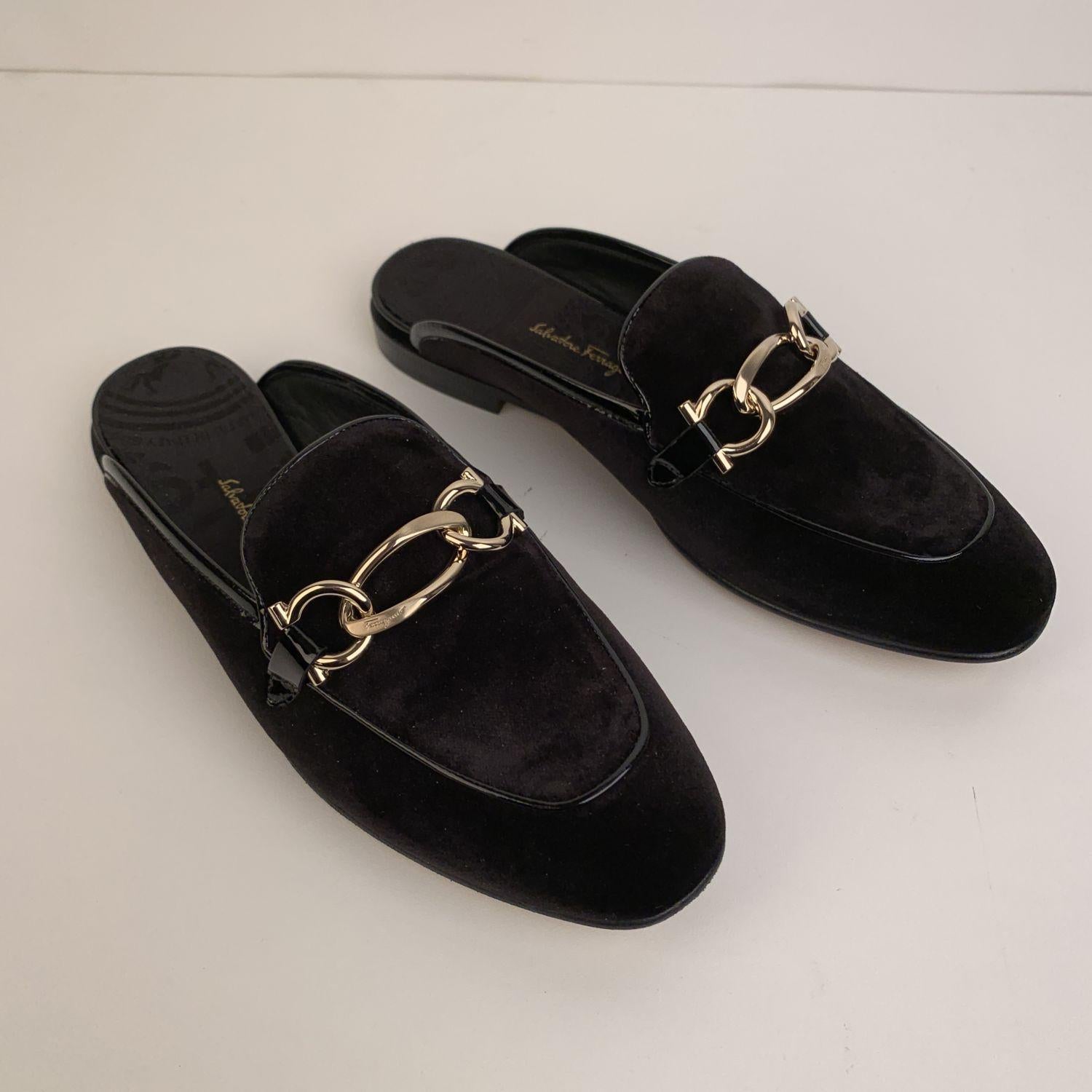 Salvatore Ferragamo Black Velvet Girl Mules Shoes Size 7C 37.5C In New Condition In Rome, Rome
