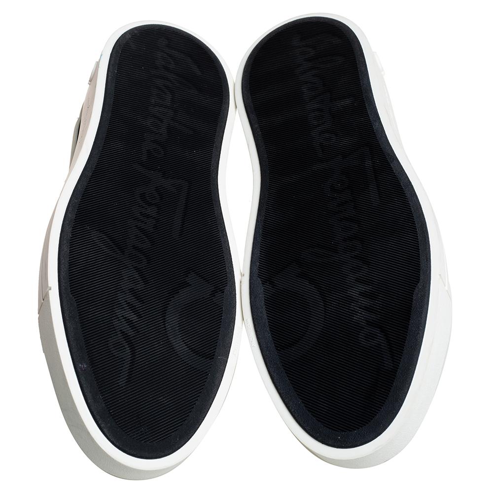 Salvatore Ferragamo Schwarz/Weiß Stoff und Gummi Antwort Slip On Sneakers Größe 4 Herren