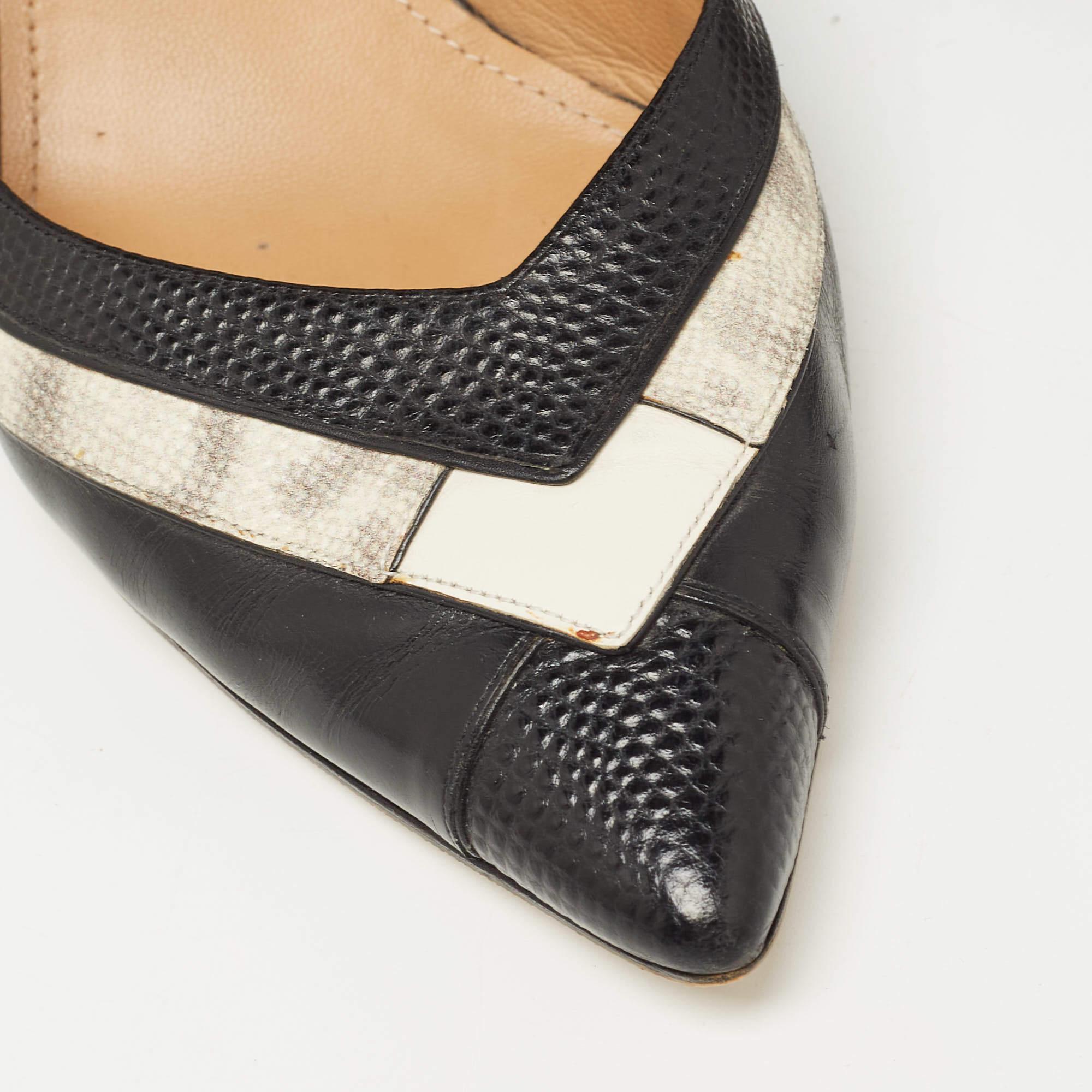 Salvatore Ferragamo - Escarpins à bout pointu en cuir texturé noir/blanc - Taille 38,5 en vente 2