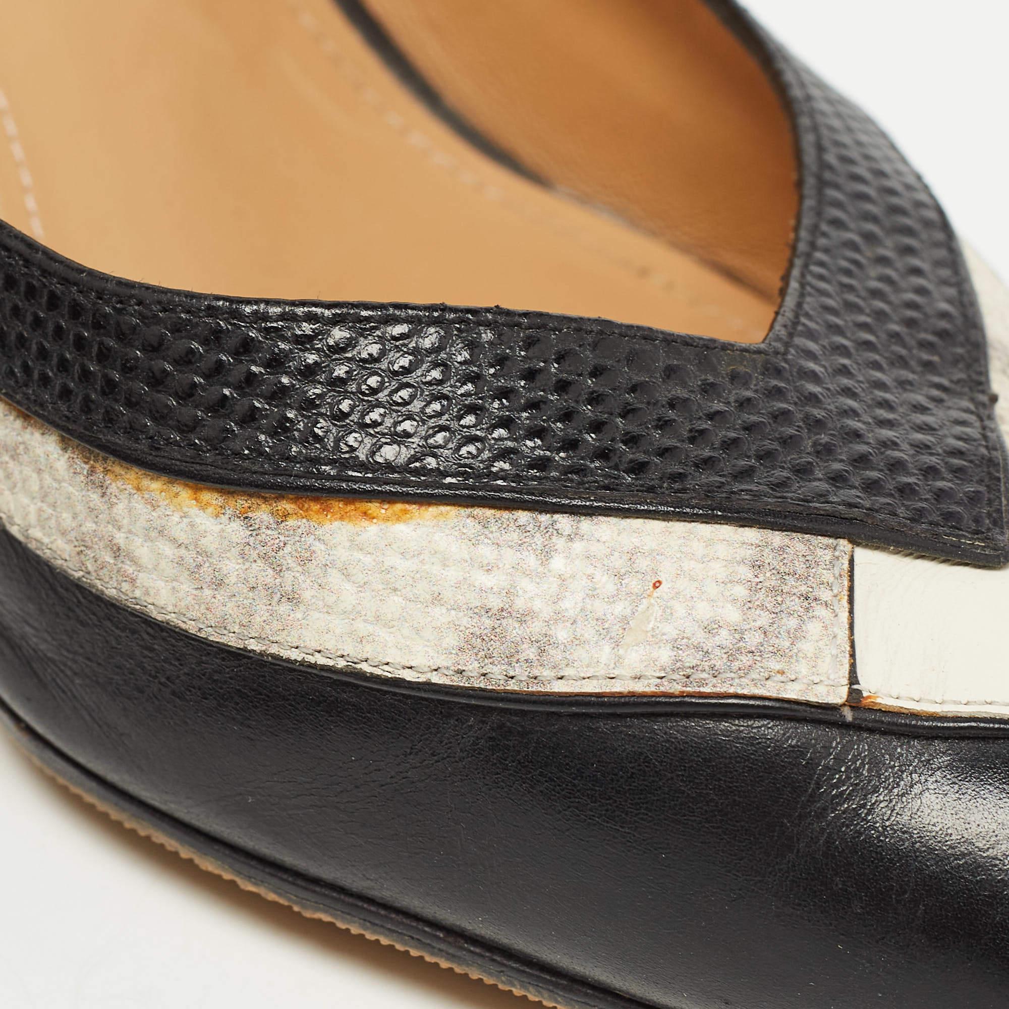 Salvatore Ferragamo - Escarpins à bout pointu en cuir texturé noir/blanc - Taille 38,5 en vente 3