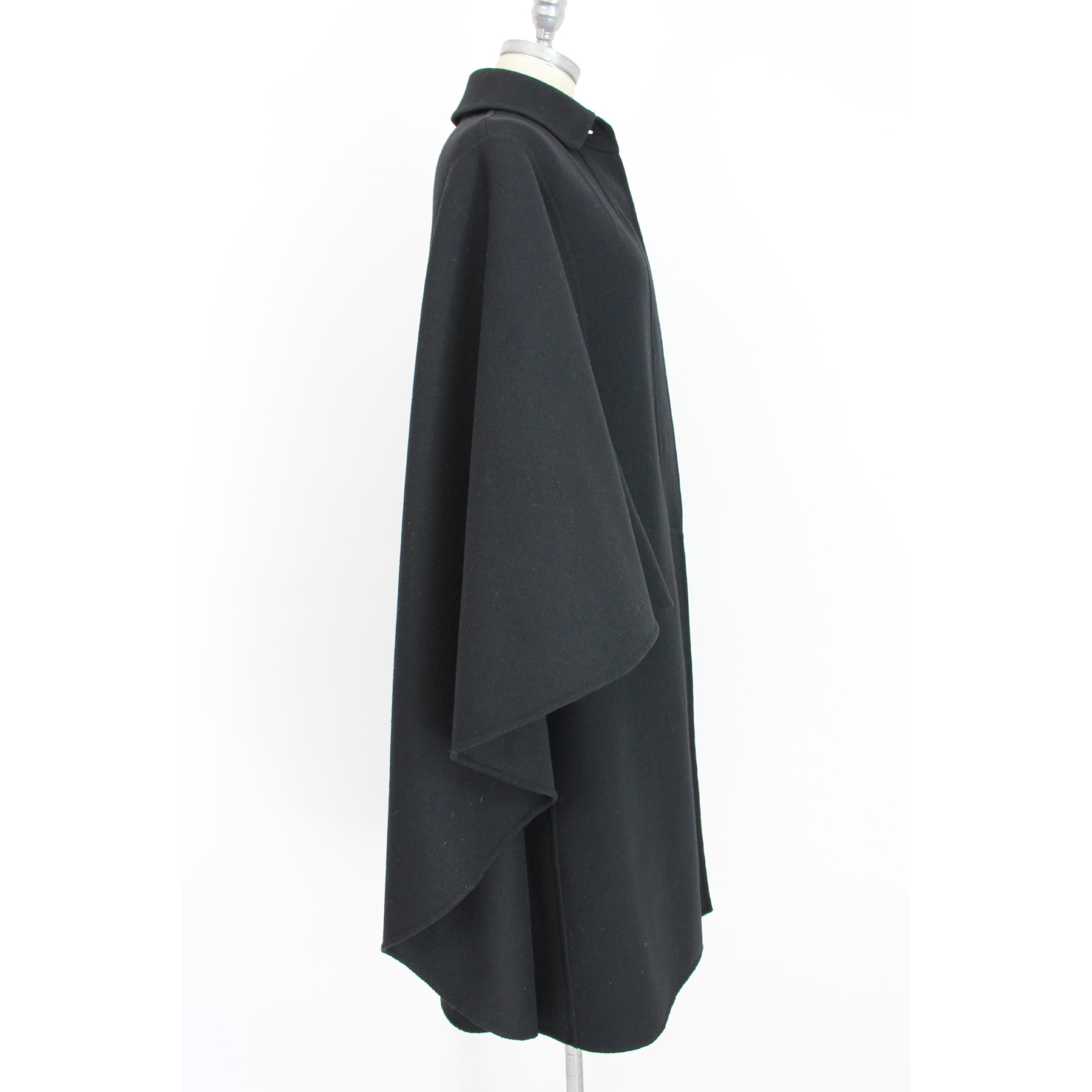 Salvatore Ferragamo Black Wool Batwing Cape Coat 1990s In Excellent Condition In Brindisi, Bt