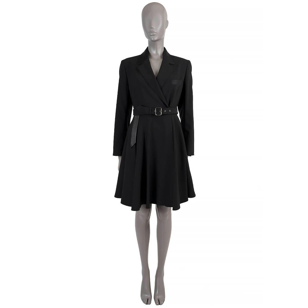 SALVATORE FERRAGAMO black wool BELTED BLAZER Dress M In Excellent Condition For Sale In Zürich, CH