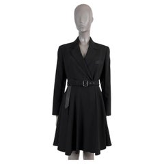 SALVATORE FERRAGAMO schwarz Wolle BELTED BLAZER Kleid M