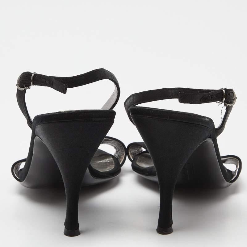 De las mujeres Salvatore Ferragamo Sandalias con tira al tobillo de raso negro talla 38,5 en venta