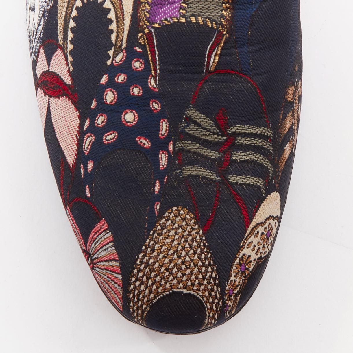 SALVATORE FERRAGAMO Mocassins plats en jacquard à motif de chaussure Blondie UK7.5 EU41.5 en vente 1