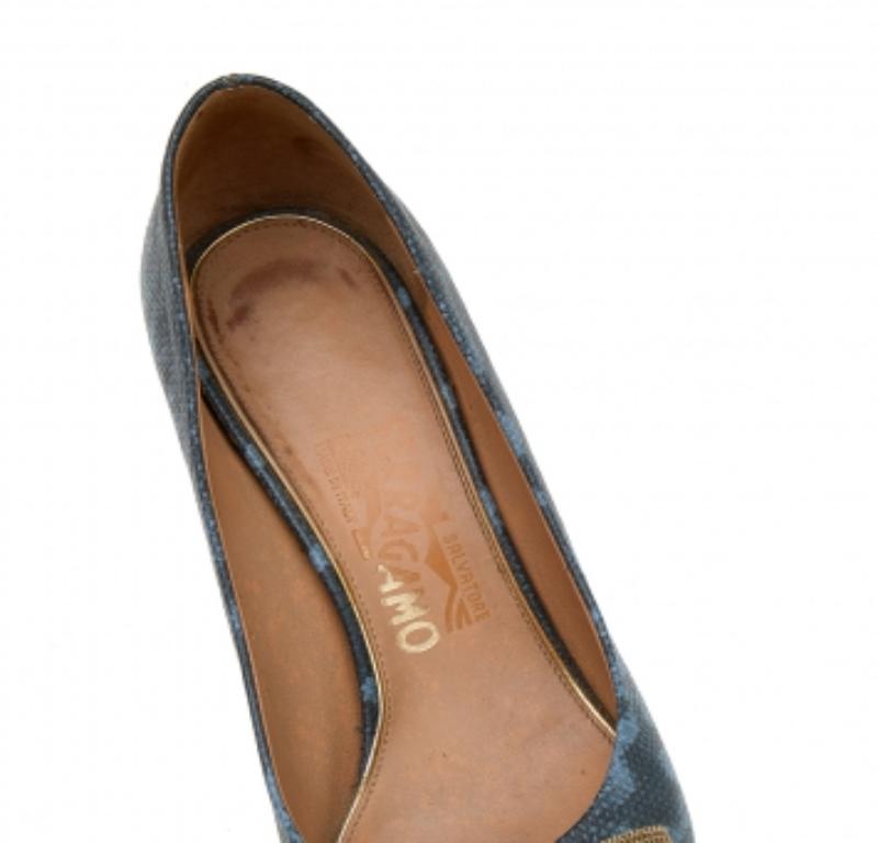 Salvatore Ferragamo Blue/Black Karung Leather Vara Bow Pumps Size 37.5 For Sale 1