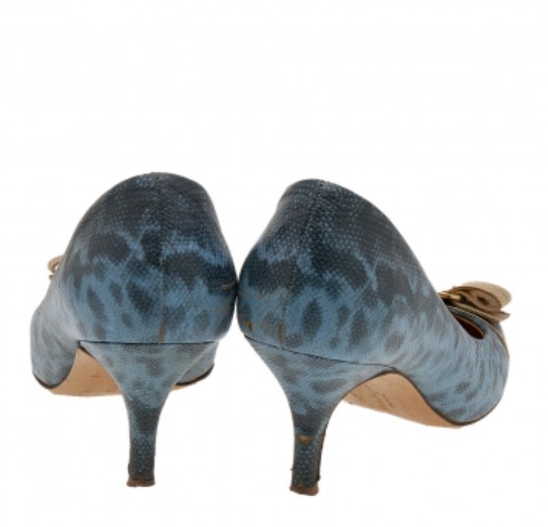 Salvatore Ferragamo Blue/Black Karung Leather Vara Bow Pumps Size 37.5 For Sale 2