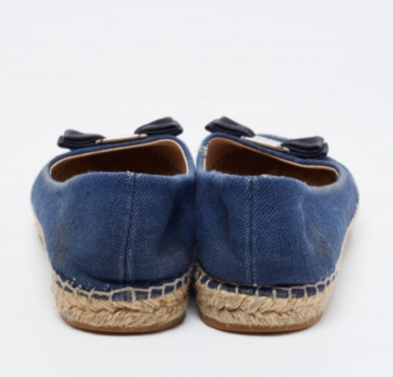 Salvatore Ferragamo - Espadrilles mandy en denim bleu, taille 40,5 Pour femmes en vente