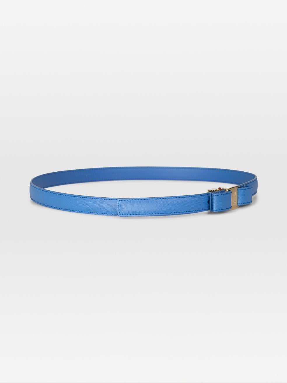 Blu Cintura con fiocco in pelle blu di Salvatore Ferragamo in vendita
