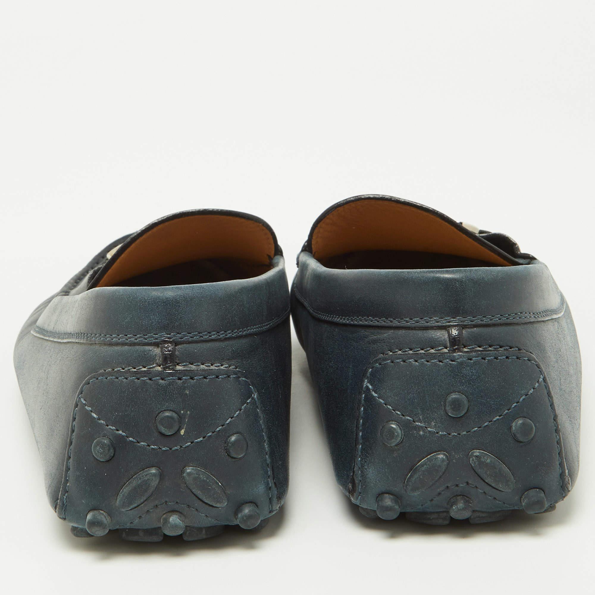 Women's Salvatore Ferragamo Blue Leather Gancini Loafers Size 39 For Sale