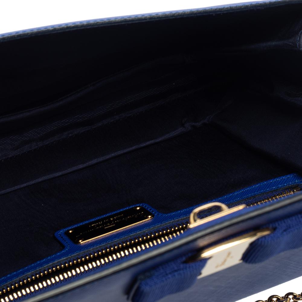 Salvatore Ferragamo Blue Leather Vara Bow Chain Shoulder Bag In Good Condition In Dubai, Al Qouz 2