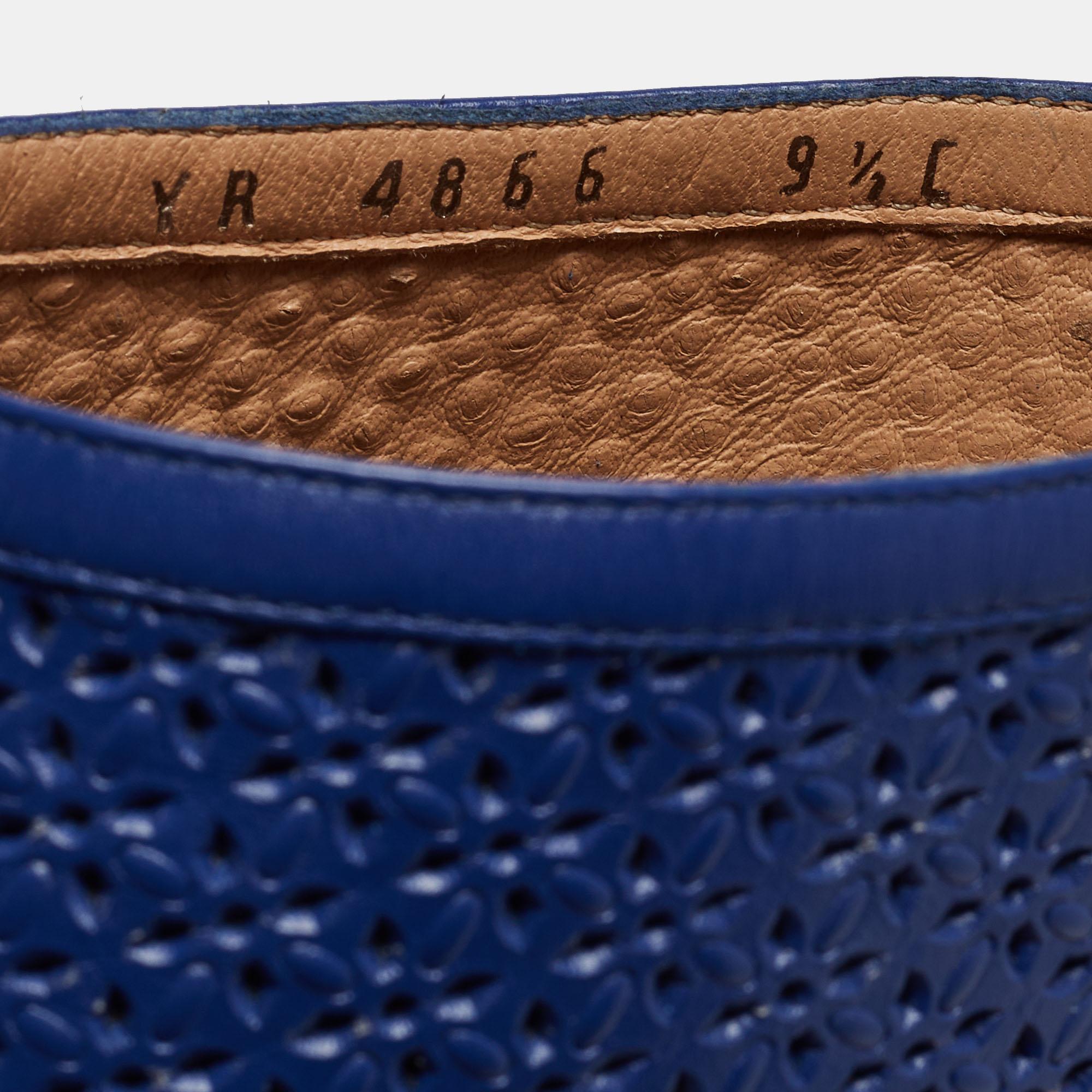Salvatore Ferragamo Blue Perforated Leather Pacella Open-Toe Booties Size 40 In Excellent Condition For Sale In Dubai, Al Qouz 2