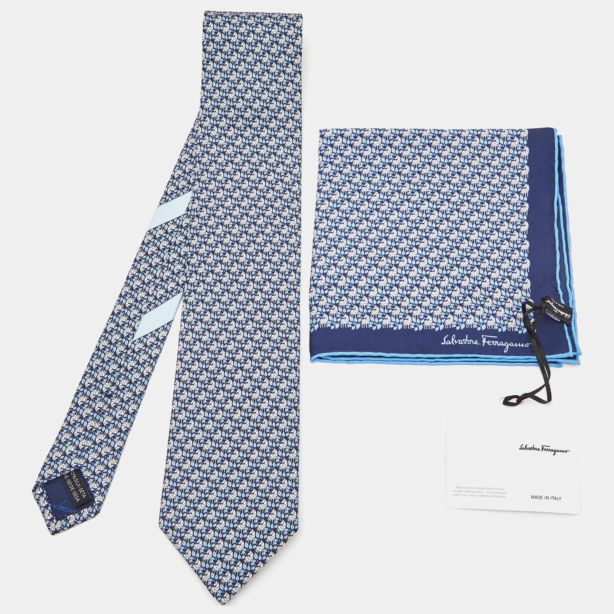 Salvatore Ferragamo Blue Print Silk Tie and Pocket Sqaure In New Condition In Dubai, Al Qouz 2