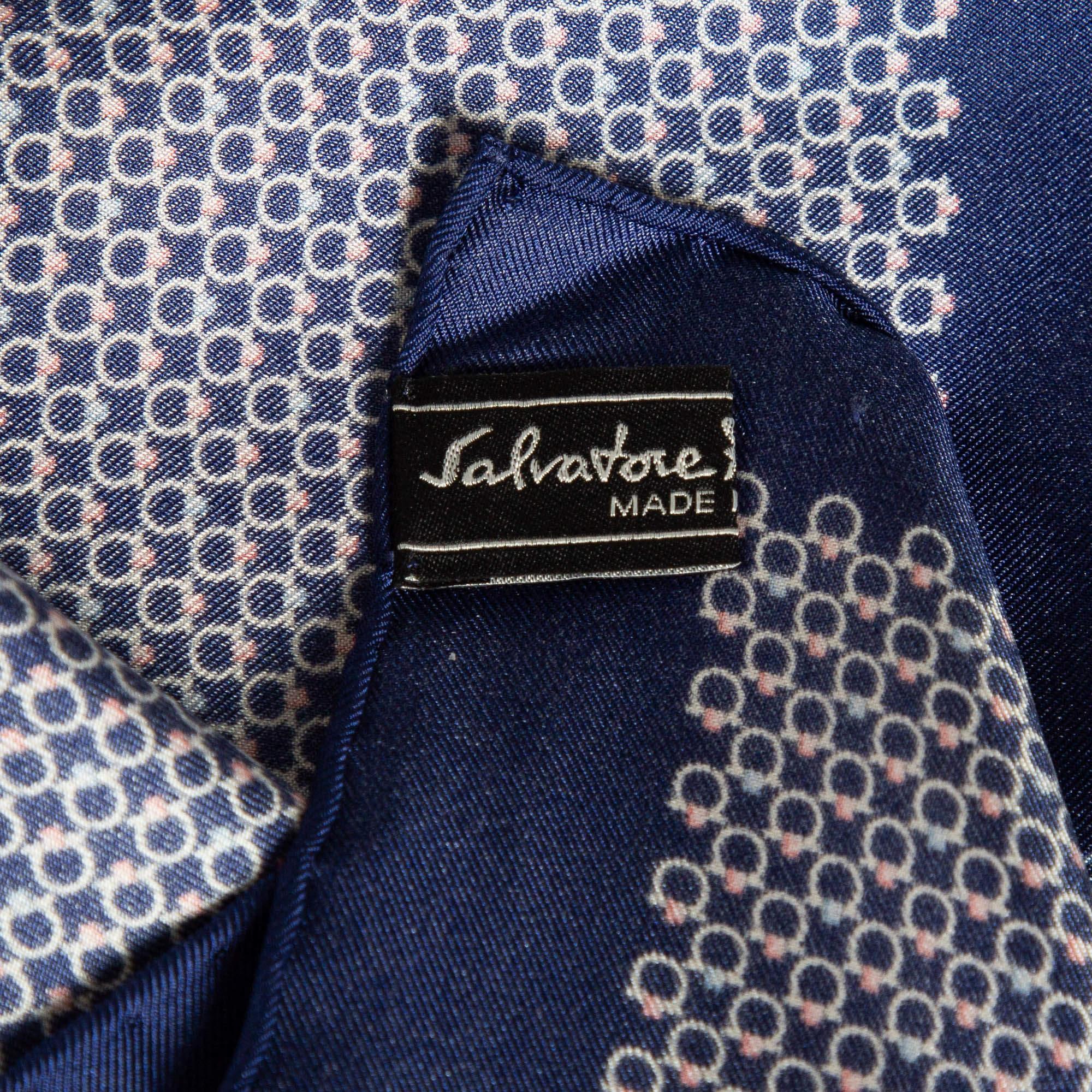 Salvatore Ferragamo Blue Silk Gancini Pocket Square In Excellent Condition In Dubai, Al Qouz 2