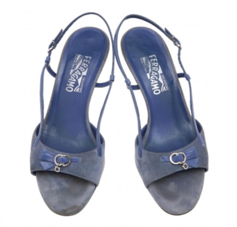 Salvatore Ferragamo Sandalias Slingback de ante y piel azul talla 40 Gris en venta