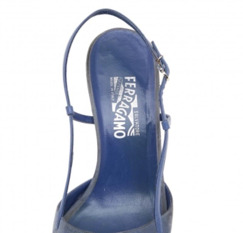 De las mujeres Salvatore Ferragamo Sandalias Slingback de ante y piel azul talla 40 en venta
