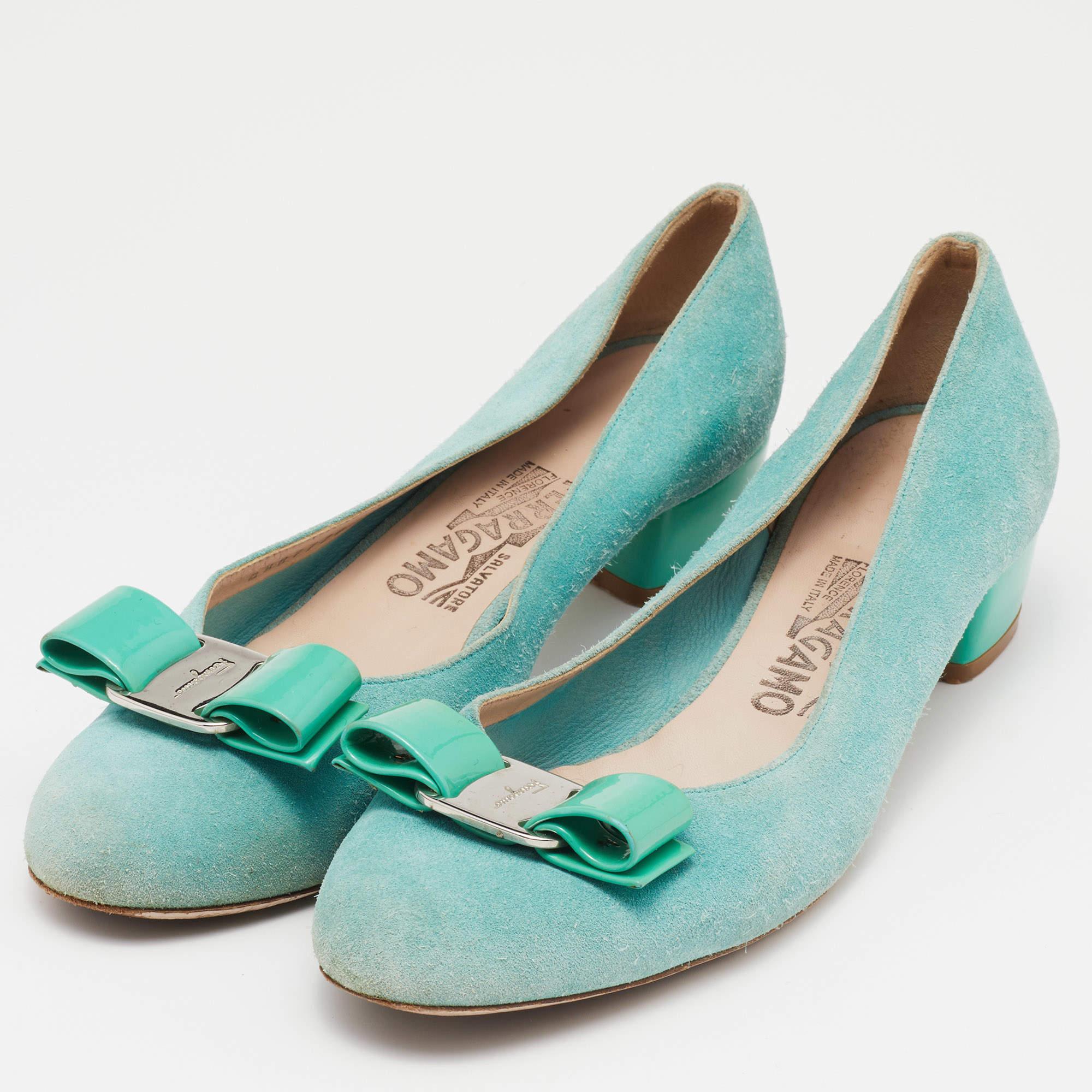Complete your look by adding these designer ballet flats to your lovely wardrobe. They are crafted skilfully to grant the perfect fit and style.