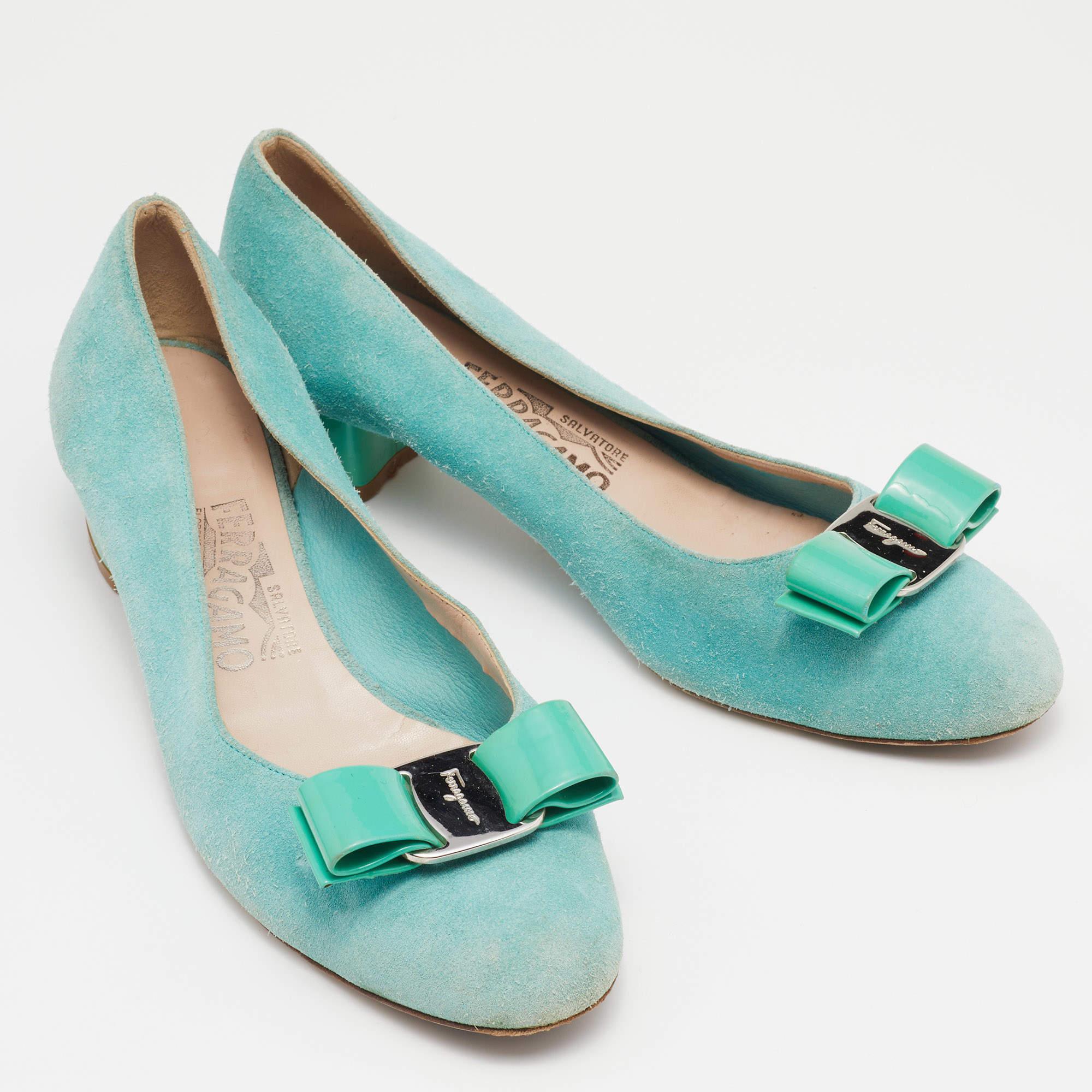 Women's Salvatore Ferragamo Blue Suede and Patent Bow Varina Ballet Flats Size 37.5 For Sale