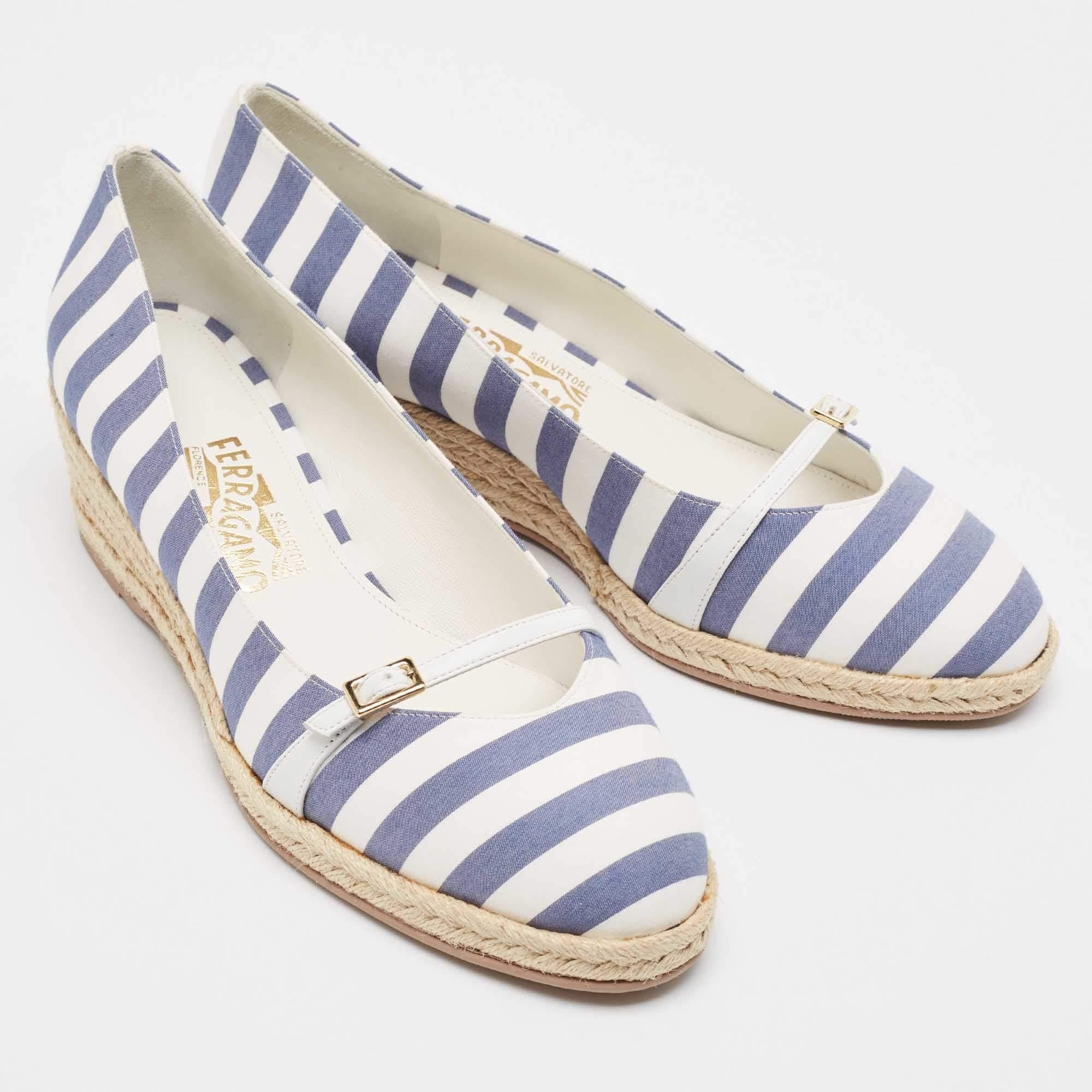 Salvatore Ferragamo Blue/White Striped Audrey Wedge Espadrille Pumps Size 40 In New Condition For Sale In Dubai, Al Qouz 2