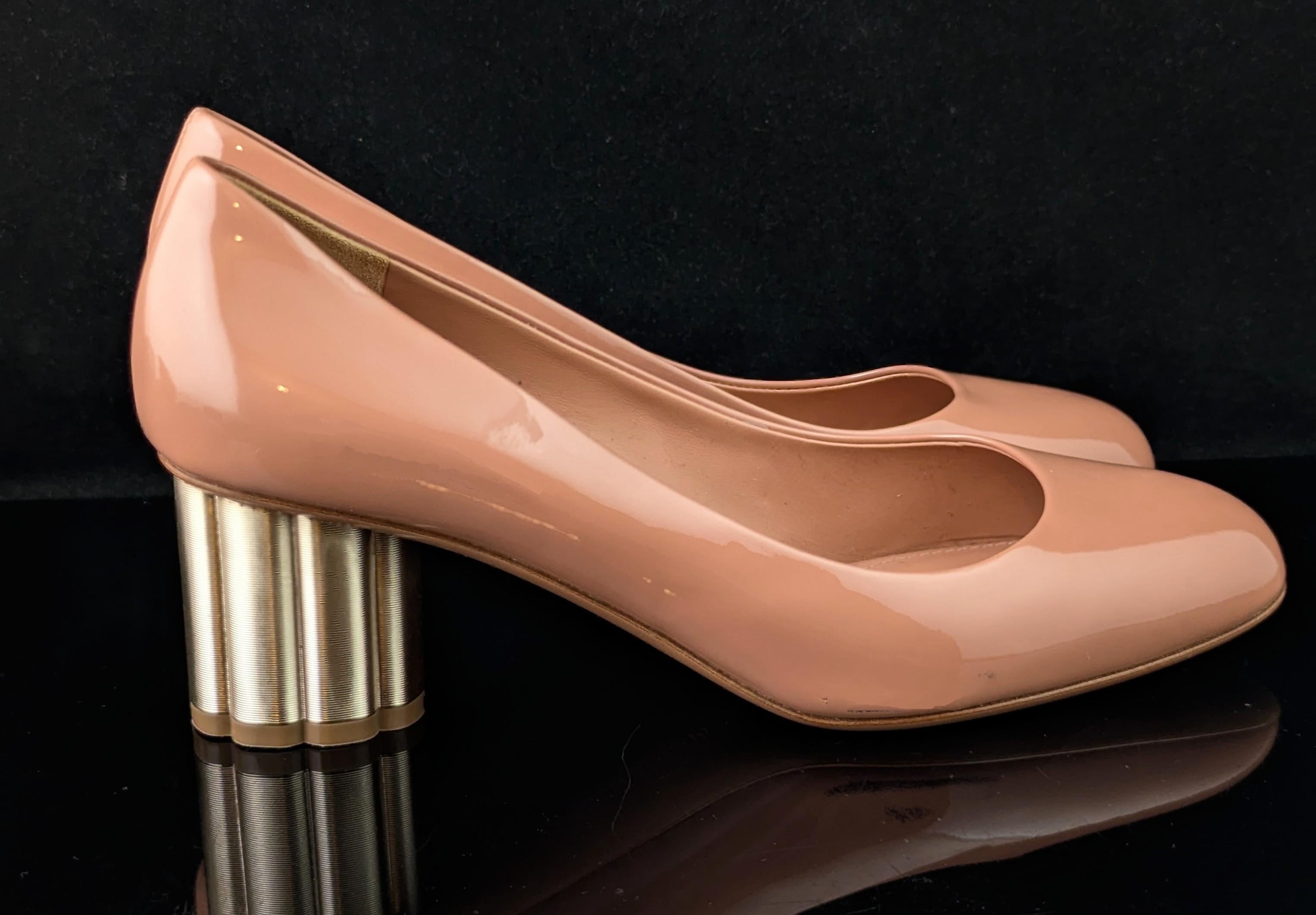 Salvatore Ferragamo blush pink patent leather heeled pumps In Good Condition For Sale In NEWARK, GB