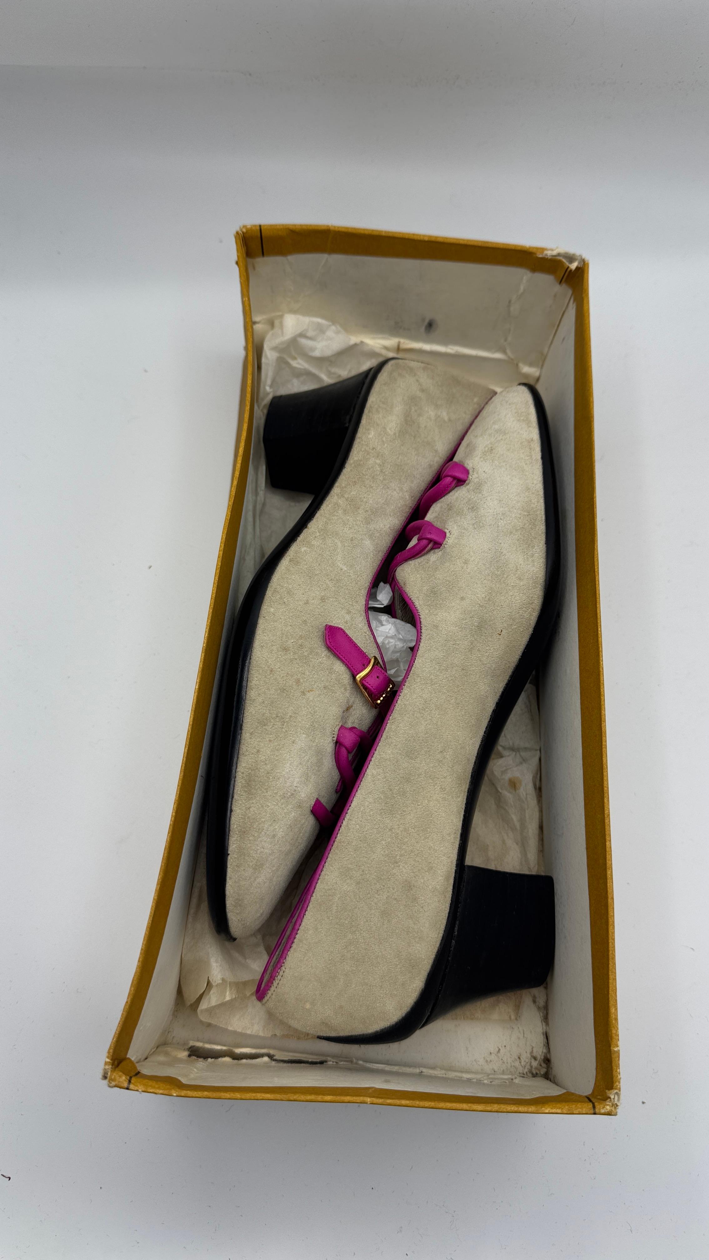 Brown Salvatore Ferragamo Boutique Suede Heels with Pink Leather Details and Buckle in vendita