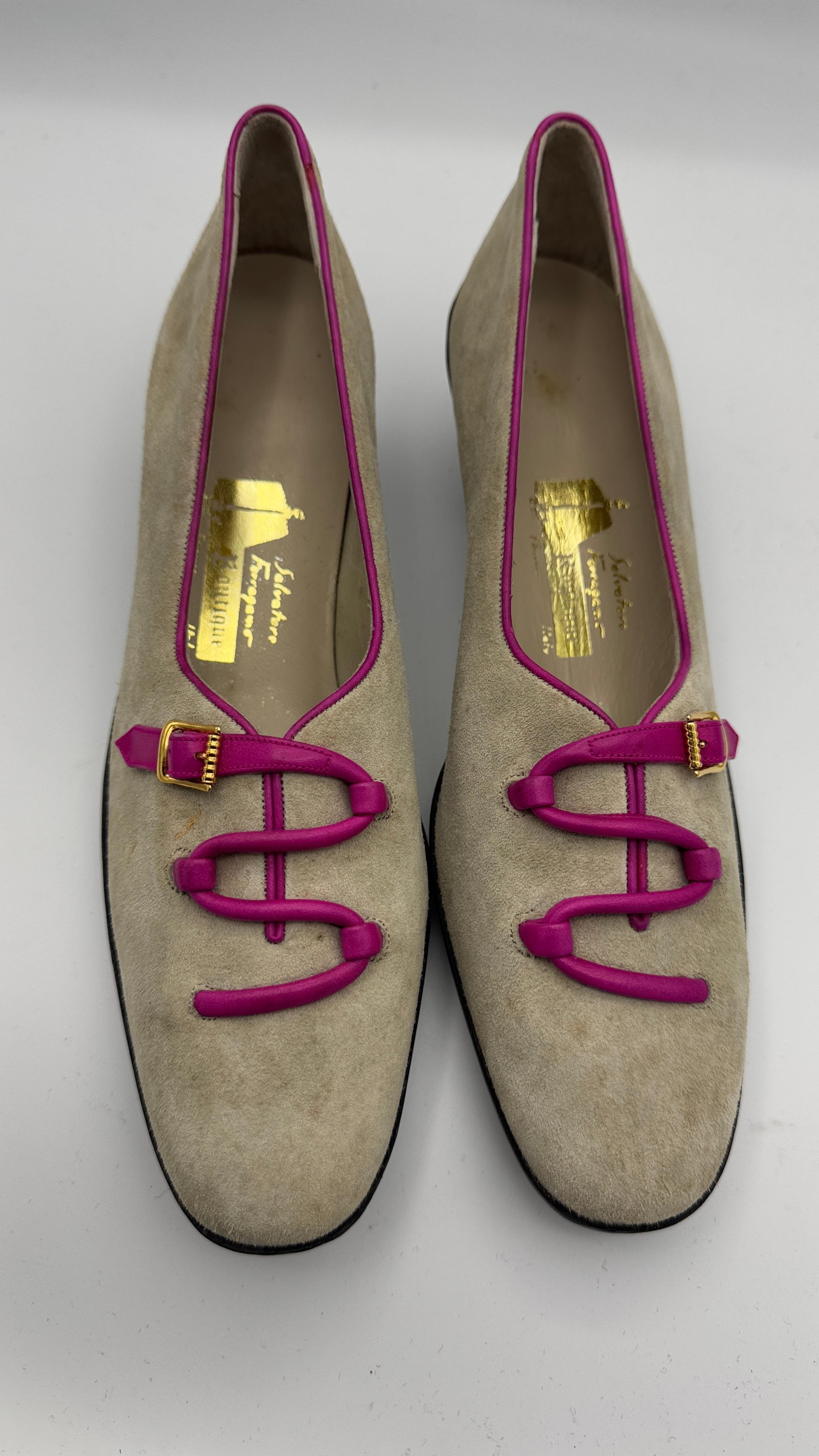 Donna Salvatore Ferragamo Boutique Suede Heels with Pink Leather Details and Buckle in vendita