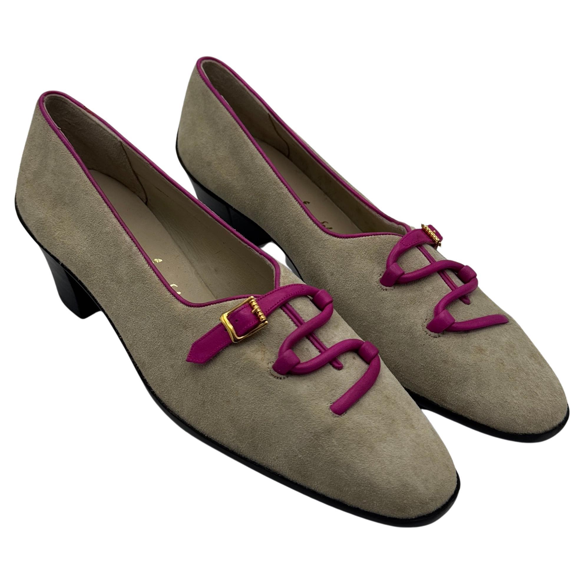 Salvatore Ferragamo Boutique Suede Heels with Pink Leather Details and Buckle in vendita