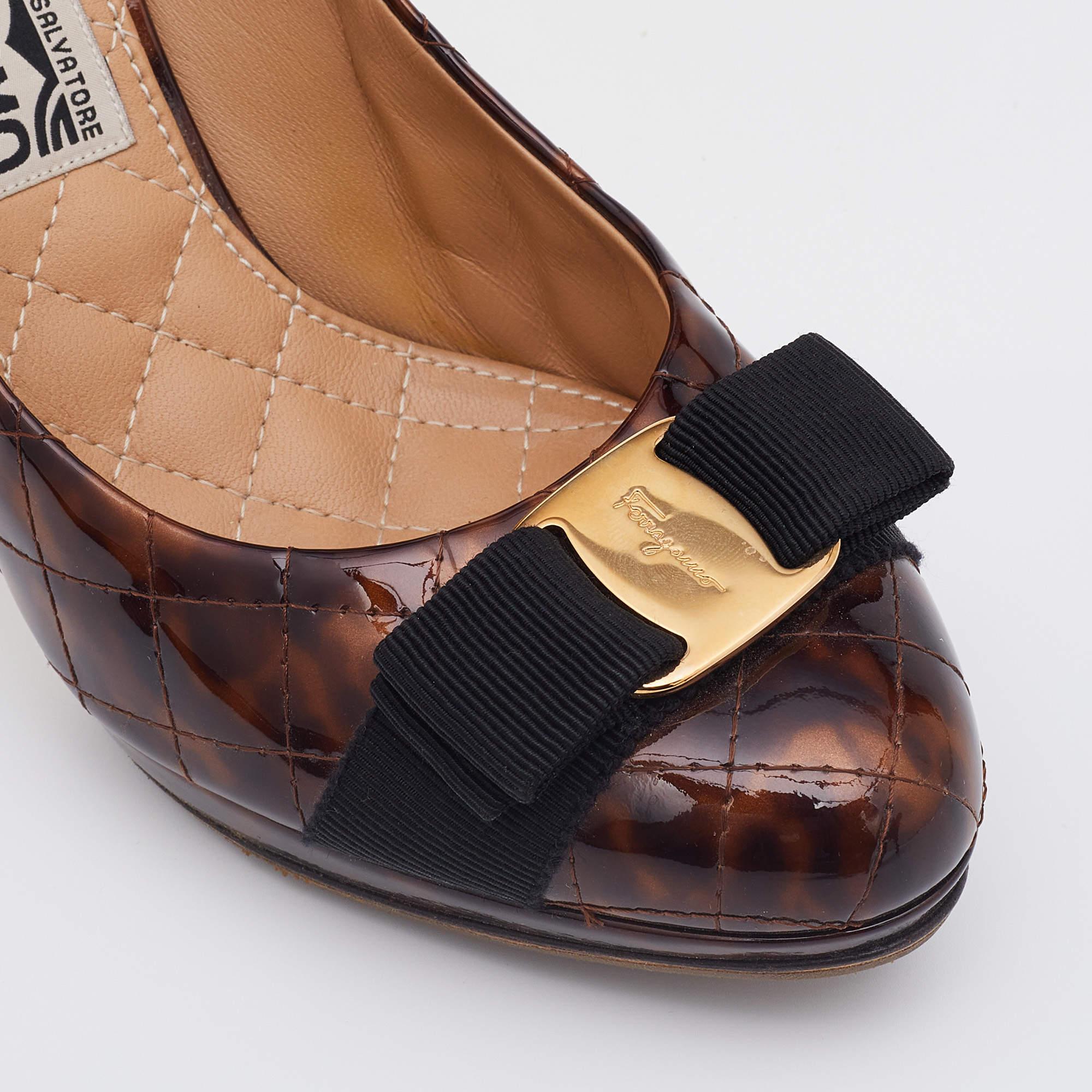 Salvatore Ferragamo Brown Animal Print Quilted Leather Vara Bow Pumps Size 38.5 2
