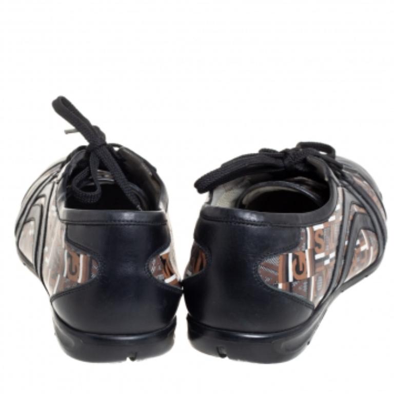 Salvatore Ferragamo Brown/Black Canvas And Leather Low Top Sneakers Size 43.5 In Good Condition For Sale In Dubai, Al Qouz 2