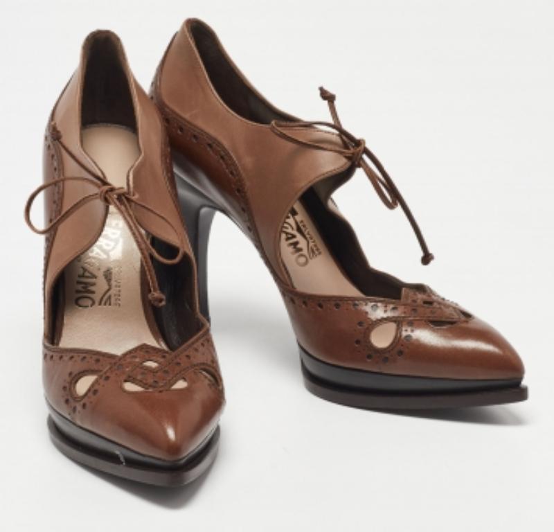 Salvatore Ferragamo Brown Brogue Leather Cut Out Lace Pumps Size 37.5 Bon état à Dubai, Al Qouz 2
