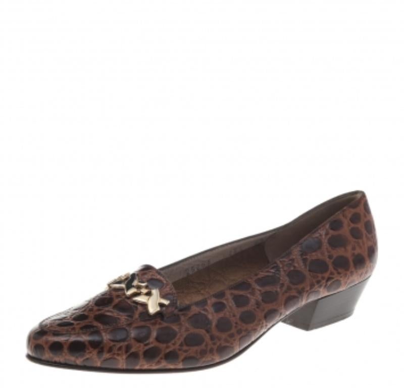 Salvatore Ferragamo Chaussures en cuir gaufré Brown Taille 37 en vente 2