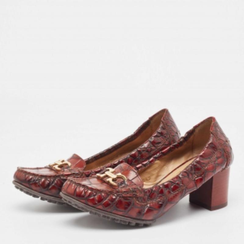 Descubre la elegancia del calzado con estos zapatos de salón de diseño para mujer. Meticulosamente diseñados, estos tacones combinan moda y comodidad, para que brilles en cualquier situación.