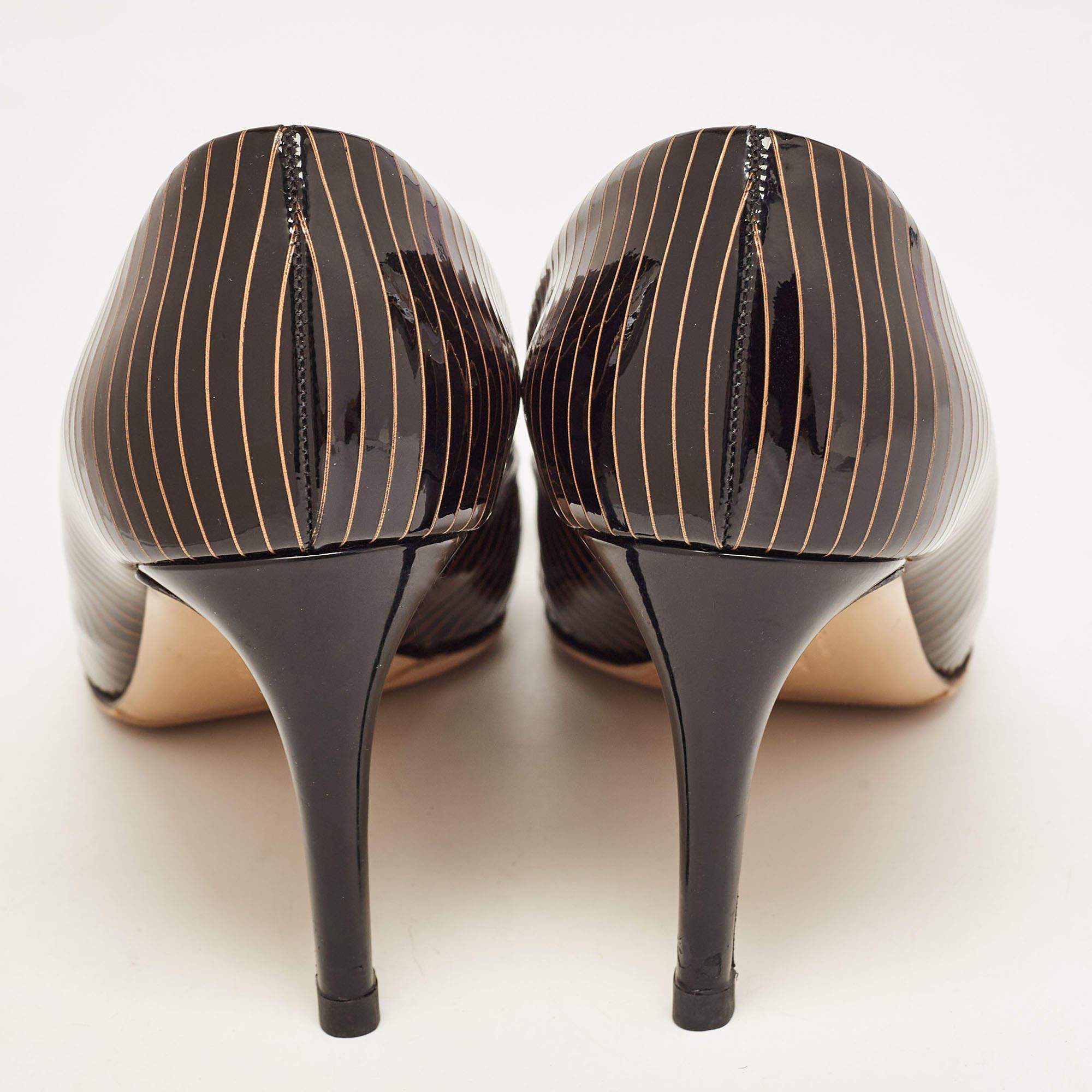 De las mujeres Salvatore Ferragamo Bombas de charol marrón/oro con lazo Vara Talla 39.5 en venta
