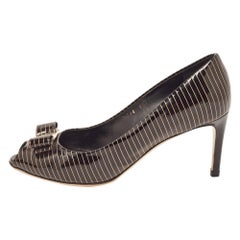 Salvatore Ferragamo Brown/Gold Patent Leather Vara Bow Pumps Size 39.5