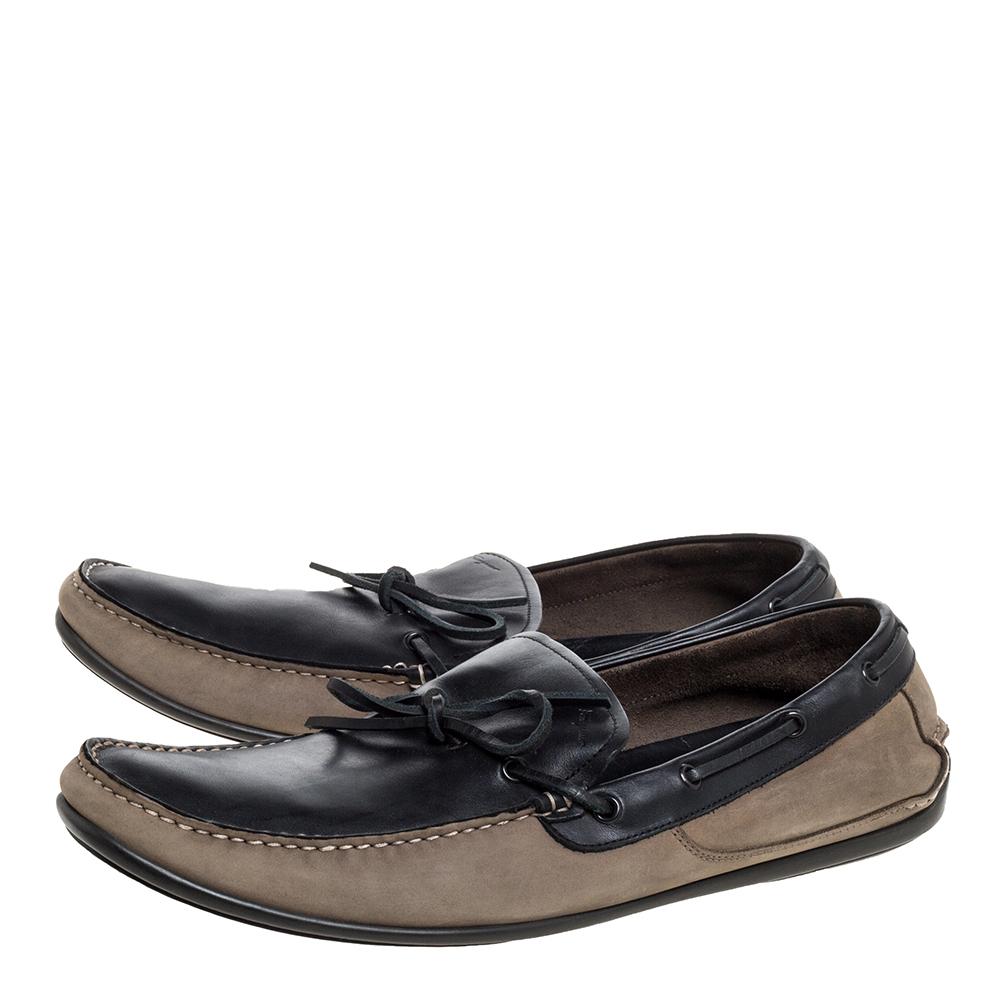 Salvatore Ferragamo Brown/Grey Nubuck Leather Bow Slip On Loafers Size 46 In Good Condition For Sale In Dubai, Al Qouz 2