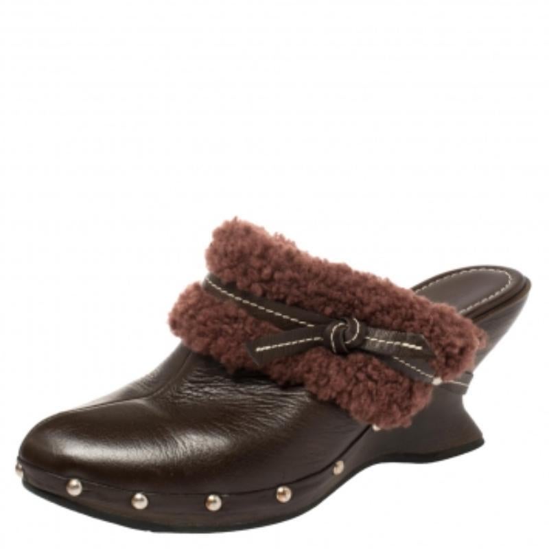 Black Salvatore Ferragamo Brown Leather And Faux Fur Studded Clog Mules Size 38.5 For Sale