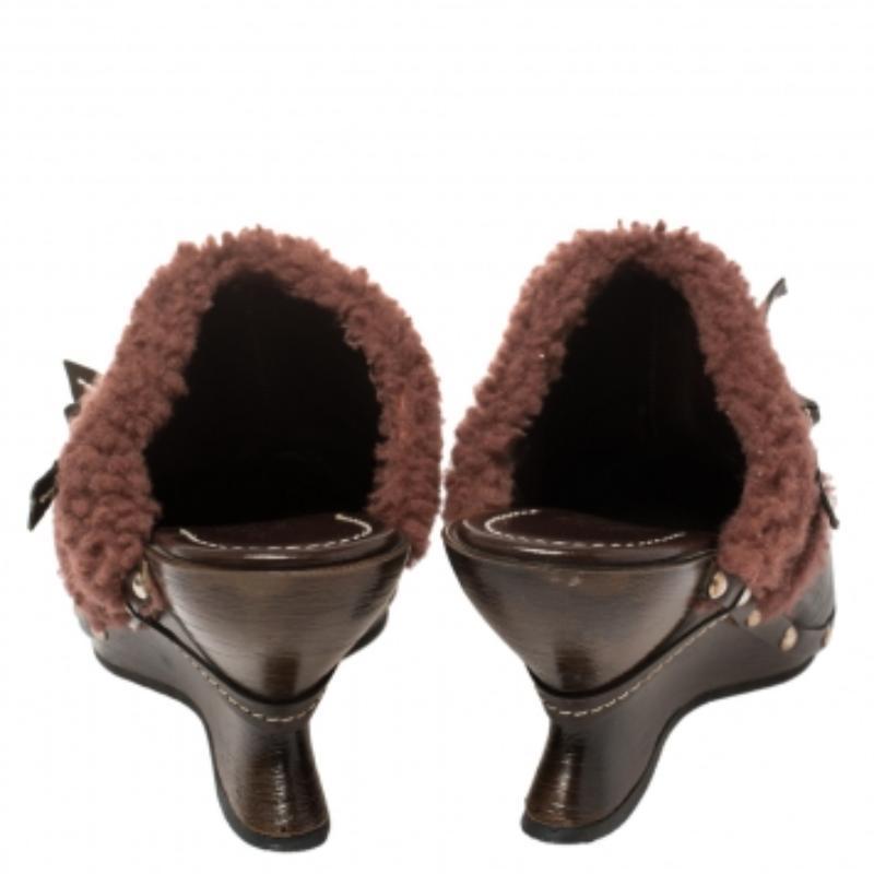 Women's Salvatore Ferragamo Brown Leather And Faux Fur Studded Clog Mules Size 38.5 For Sale