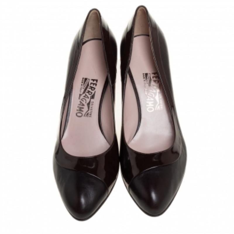 Women's Salvatore Ferragamo Brown Leather and Patent Leather Pumps Size 39.5 For Sale