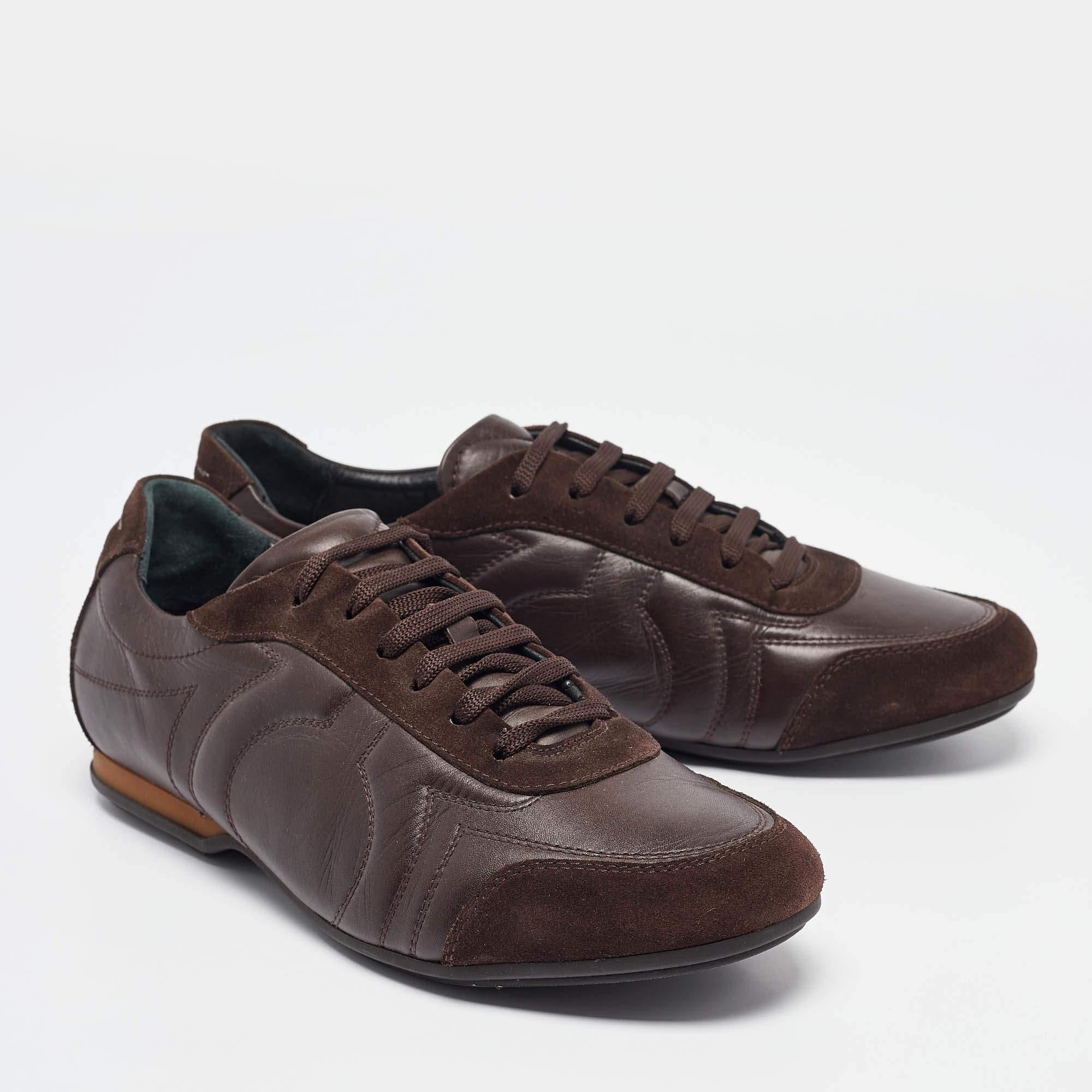 Salvatore Ferragamo Brown Leather and Suede Low Top Sneakers Size 43.5 In Good Condition For Sale In Dubai, Al Qouz 2