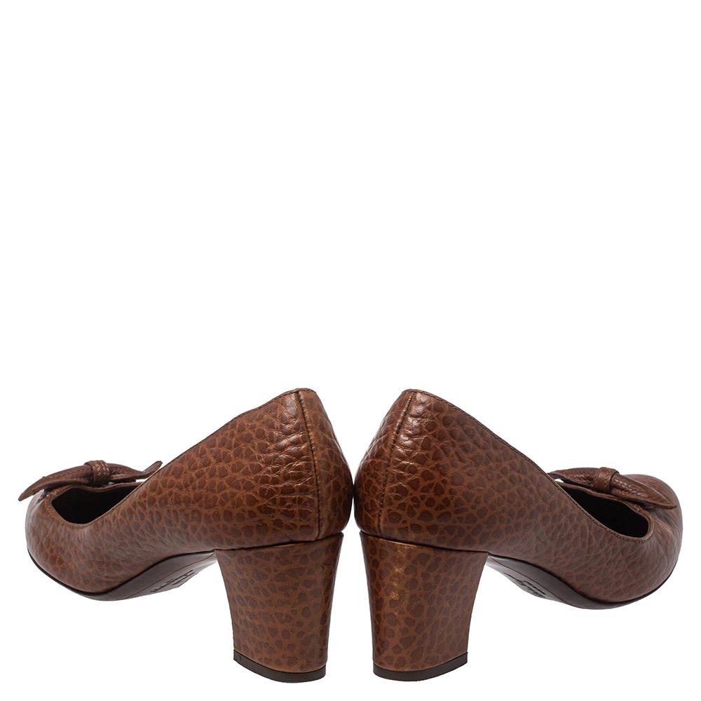 Women's Salvatore Ferragamo Brown Leather Block Heel Pumps Size 38.5 For Sale