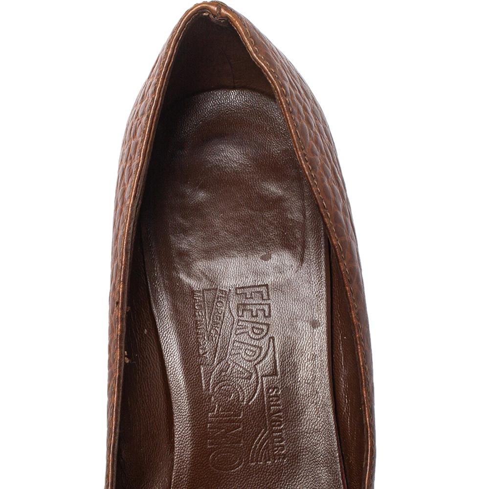 Salvatore Ferragamo Brown Leather Block Heel Pumps Size 38.5 For Sale 1
