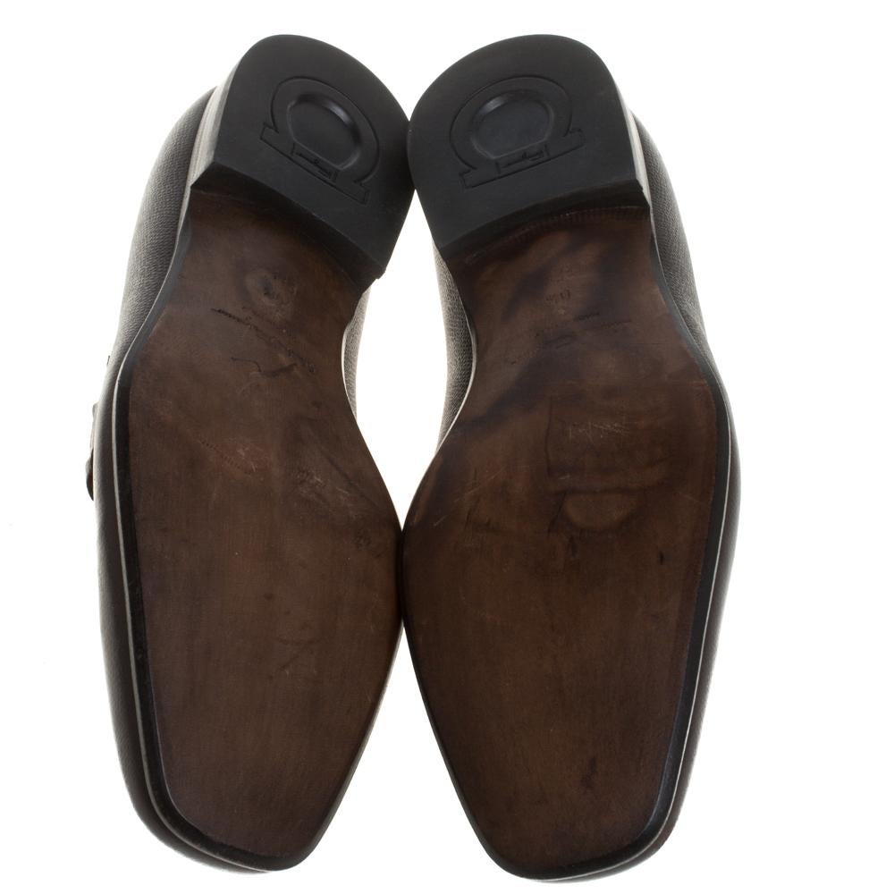 Salvatore Ferragamo Brown Leather Double Gancio Loafers Size 40.5 In Good Condition In Dubai, Al Qouz 2