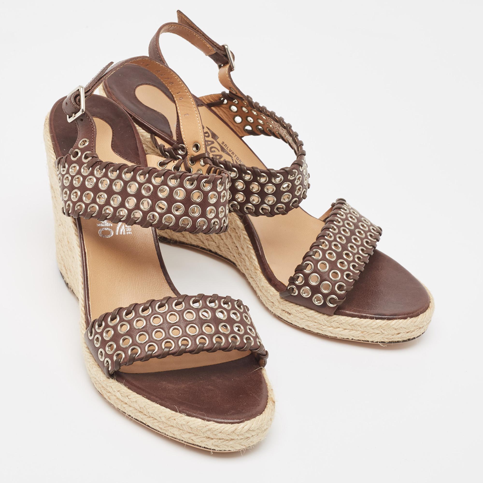Salvatore Ferragamo Brown Leather Eyelet Embellished Wedge Sandals Size 40.5 In Good Condition For Sale In Dubai, Al Qouz 2
