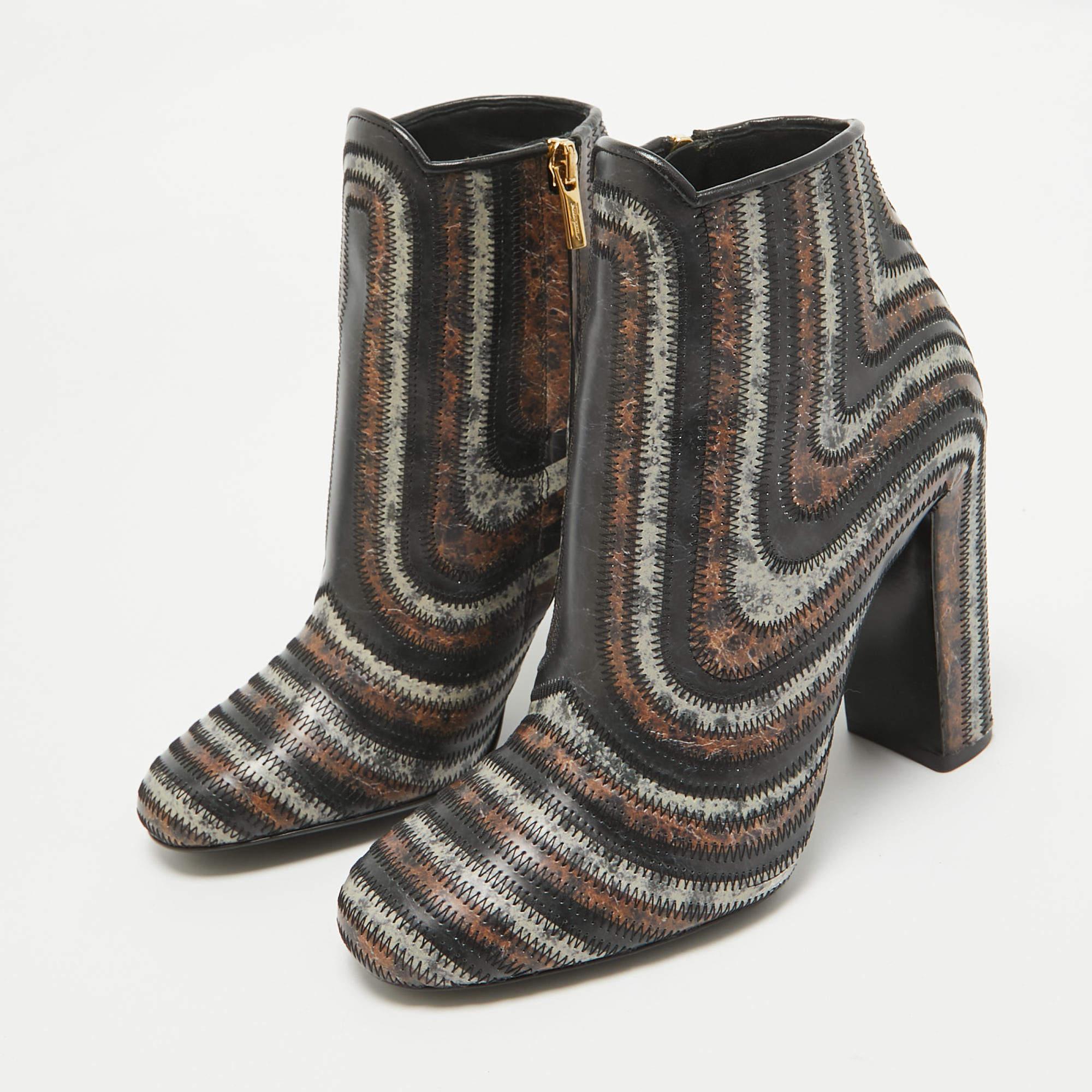 Meticulously designed into a smart silhouette these boots are on point with style. They come with comfortable insoles and durable outsoles to last you forever. These boots are just amazing and you definitely need to get them right away.