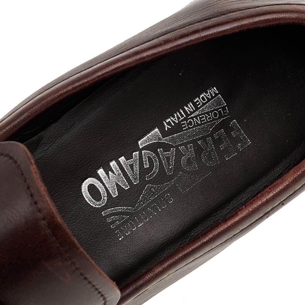 Salvatore Ferragamo Brown Leather Gancio Slip On Loafers Size 40 For Sale 2