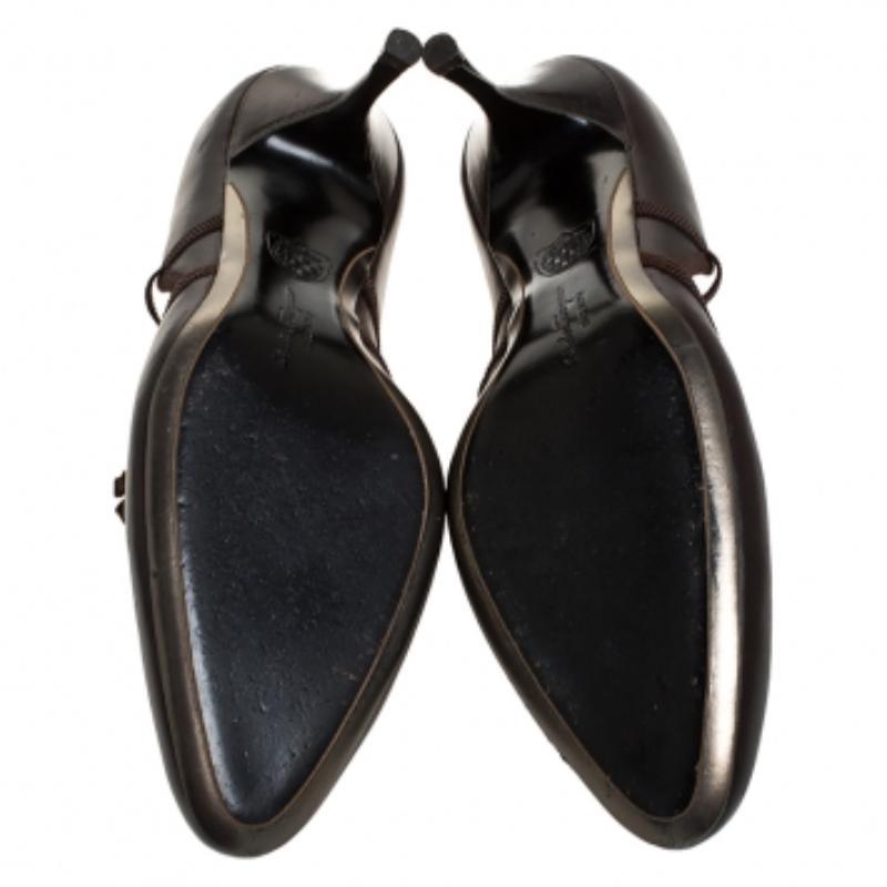 Salvatore Ferragamo Cuir marron Gros grain Bow Round Toe Pumps Size 36.5 État moyen - En vente à Dubai, Al Qouz 2