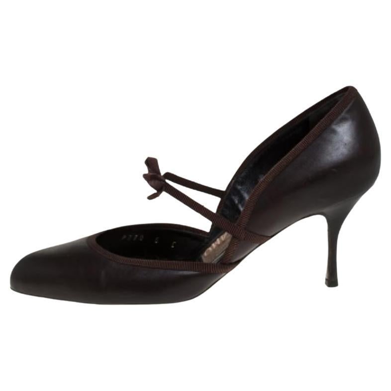 Salvatore Ferragamo Cuir marron Gros grain Bow Round Toe Pumps Size 36.5 en vente
