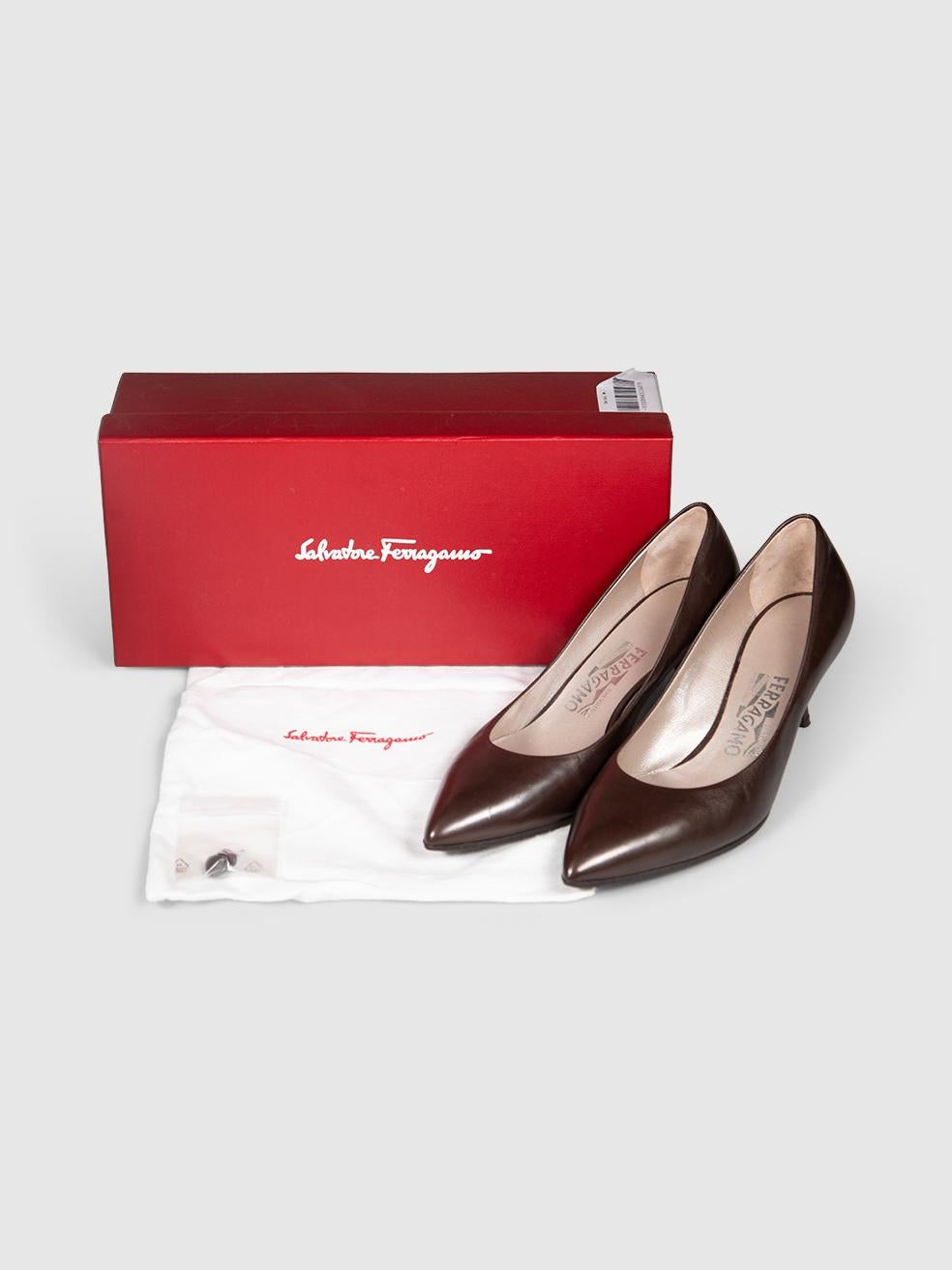 Gris Salvatore Ferragamo Chaussures à talons hauts en cuir marron Taille UK 5 en vente