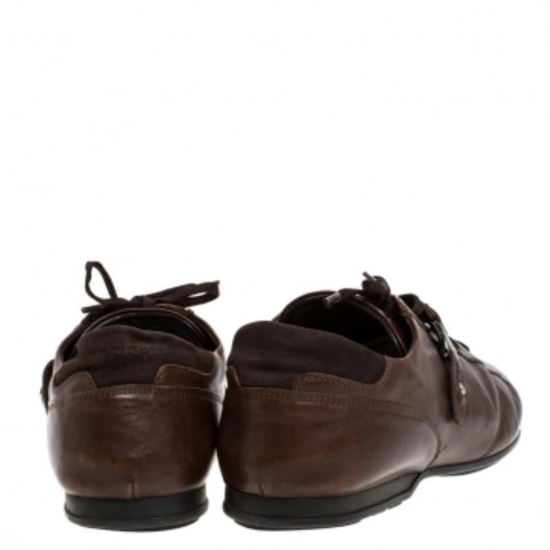Noir Salvatore Ferragamo Brown Leather Low Top Sneakers Size 45.5 en vente