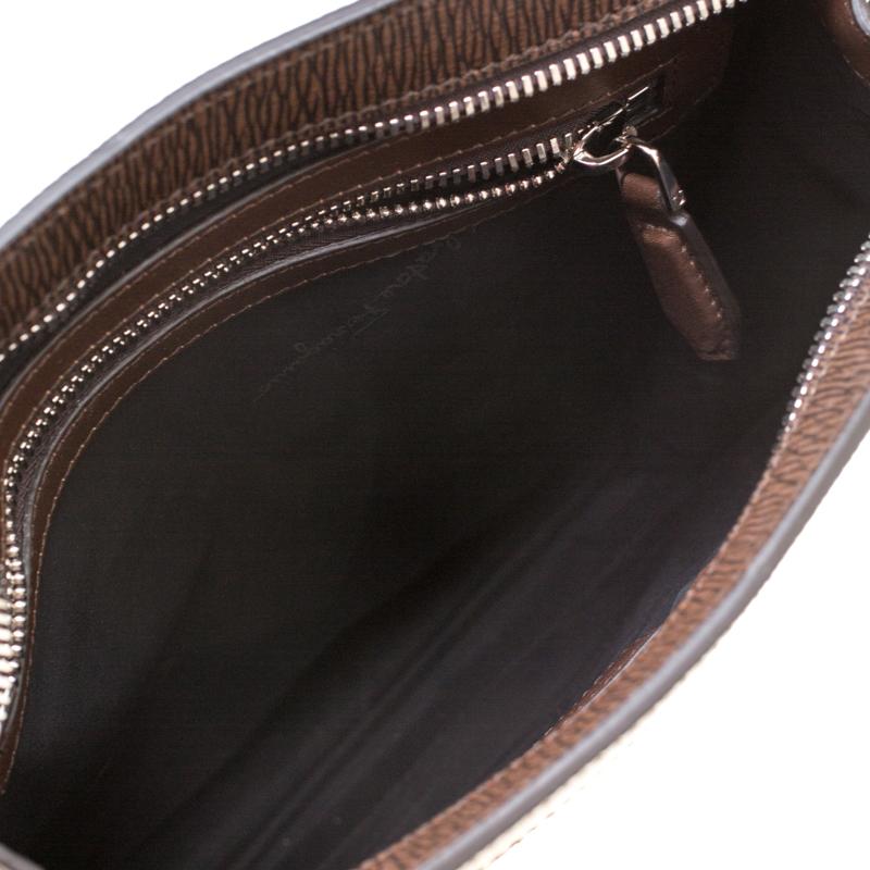 Salvatore Ferragamo Brown Leather Messenger Bag In New Condition In Dubai, Al Qouz 2